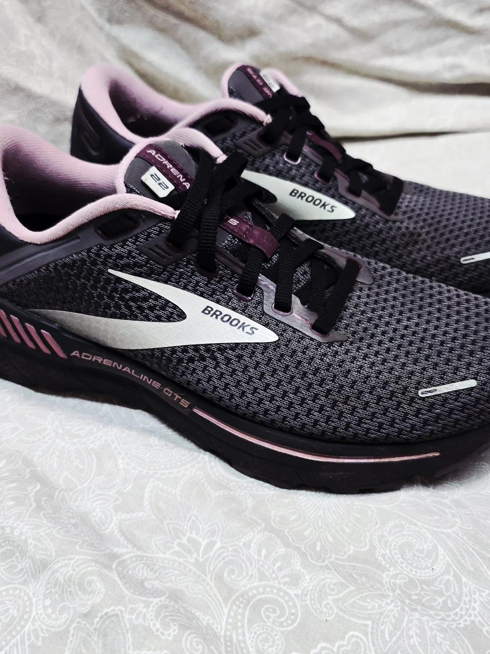 Brooks Adrenaline GTS 22 Women's Running Shoes Black Pink Size 10 B Medium